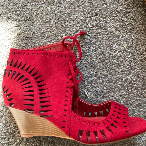 Gorgeous red JC wedge heel shoes size 9 - Picture 3 of 11